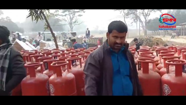 परोहामा ग्यास चुल्हो वितरण